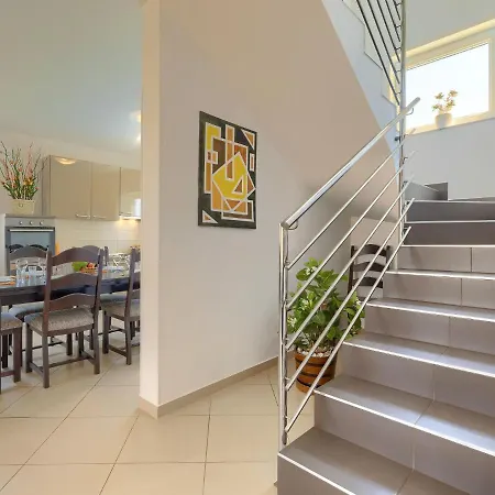 Zara By Interhome Tatil Evi Pula