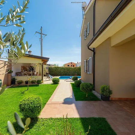 Zara By Interhome Tatil Evi Pula