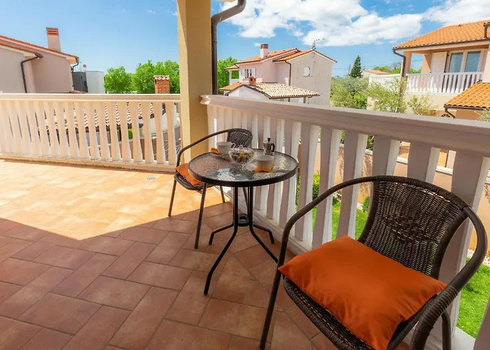 Zara By Interhome Tatil Evi Pula